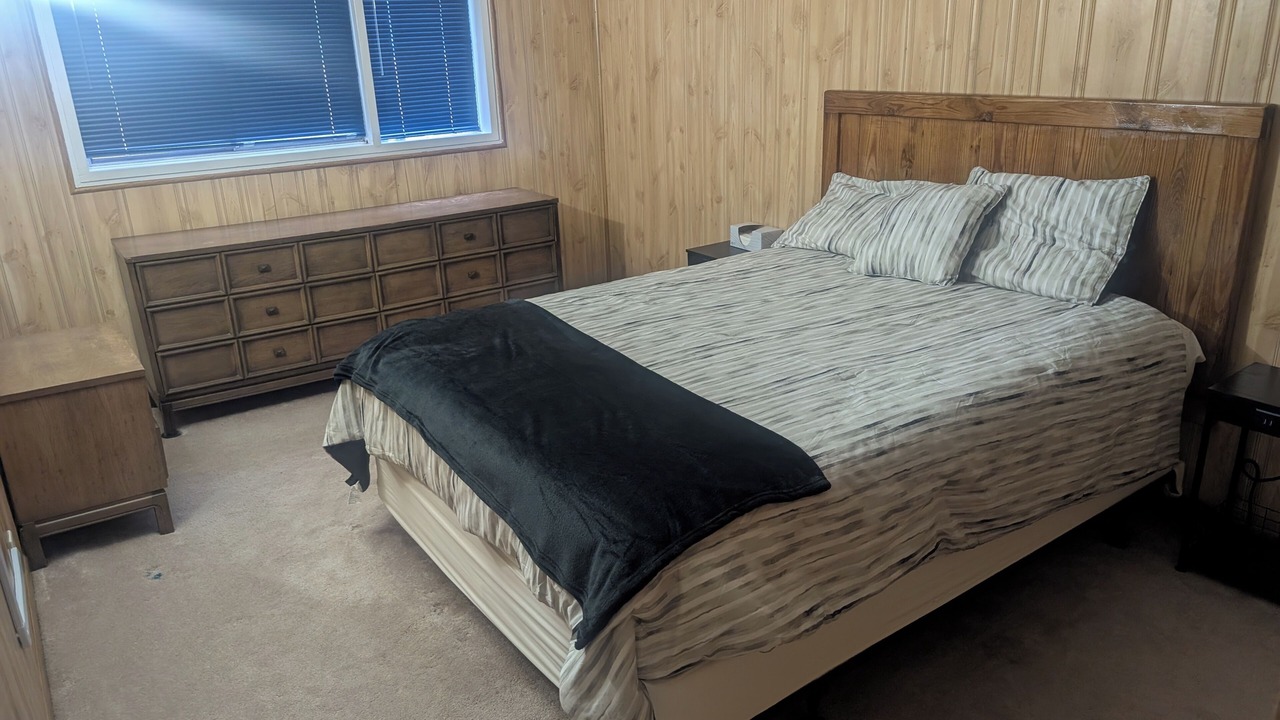 Photo of Bedroom in White Pine