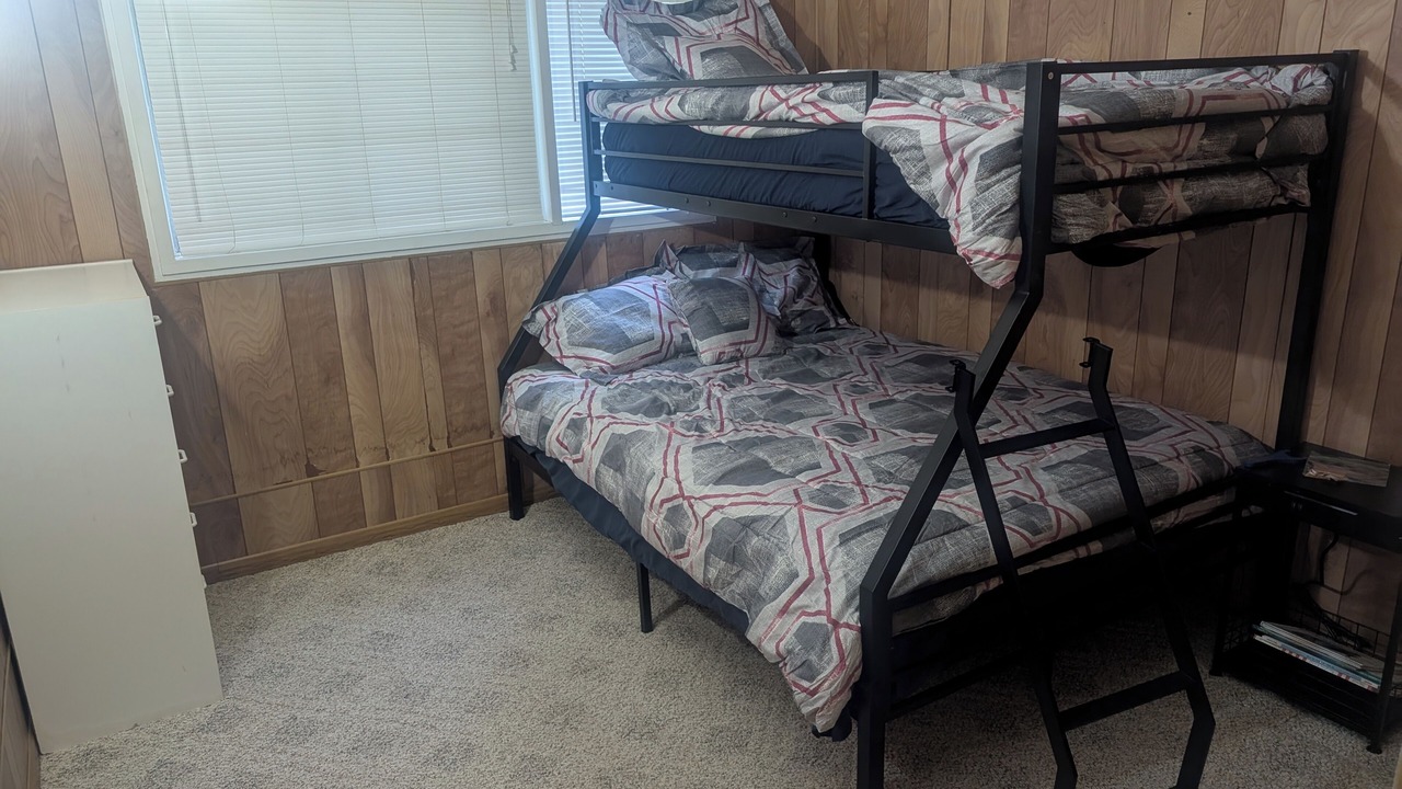Photo of Bedroom in White Pine