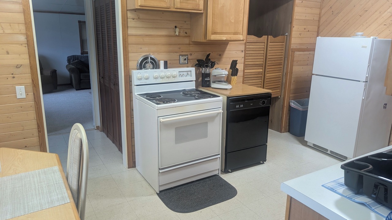 Photo of Kitchen in White Pine