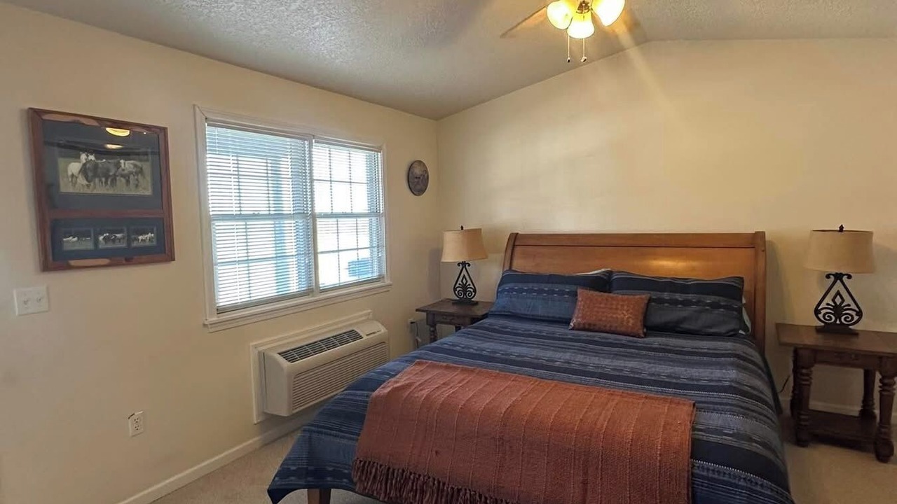 Photo of Bedroom in Eminence