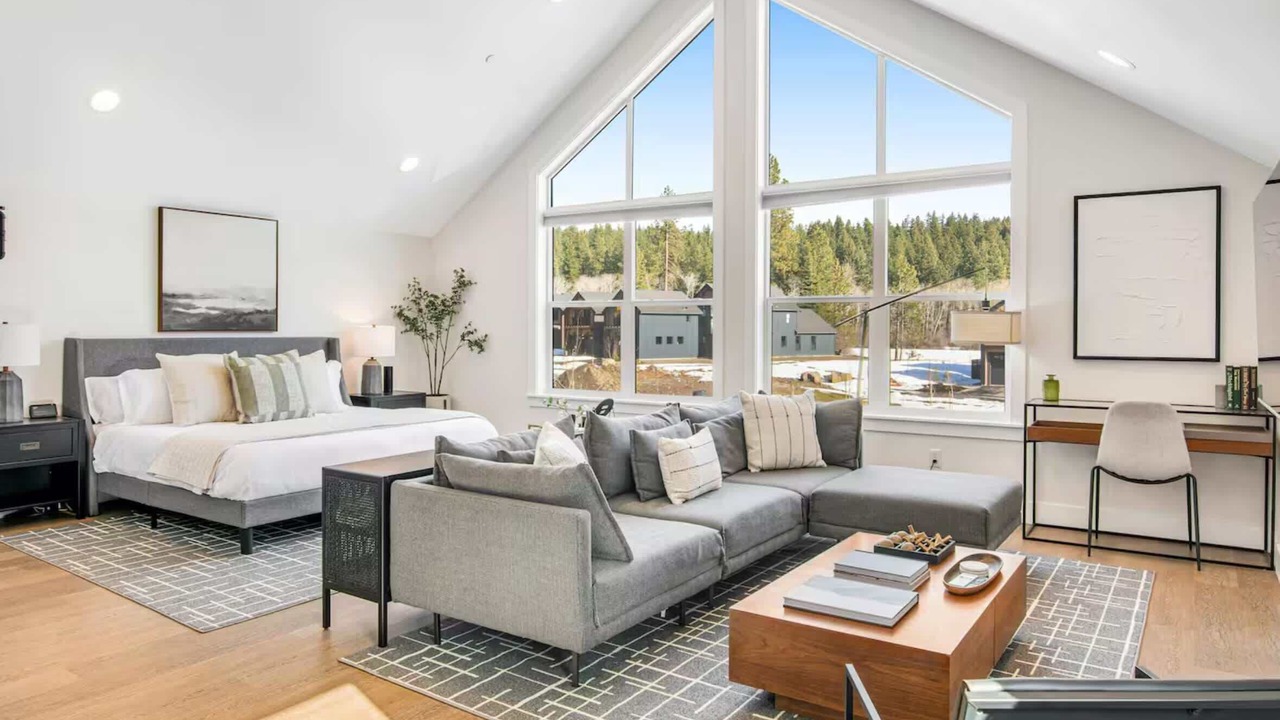 Photo of Livingroom in Roslyn
