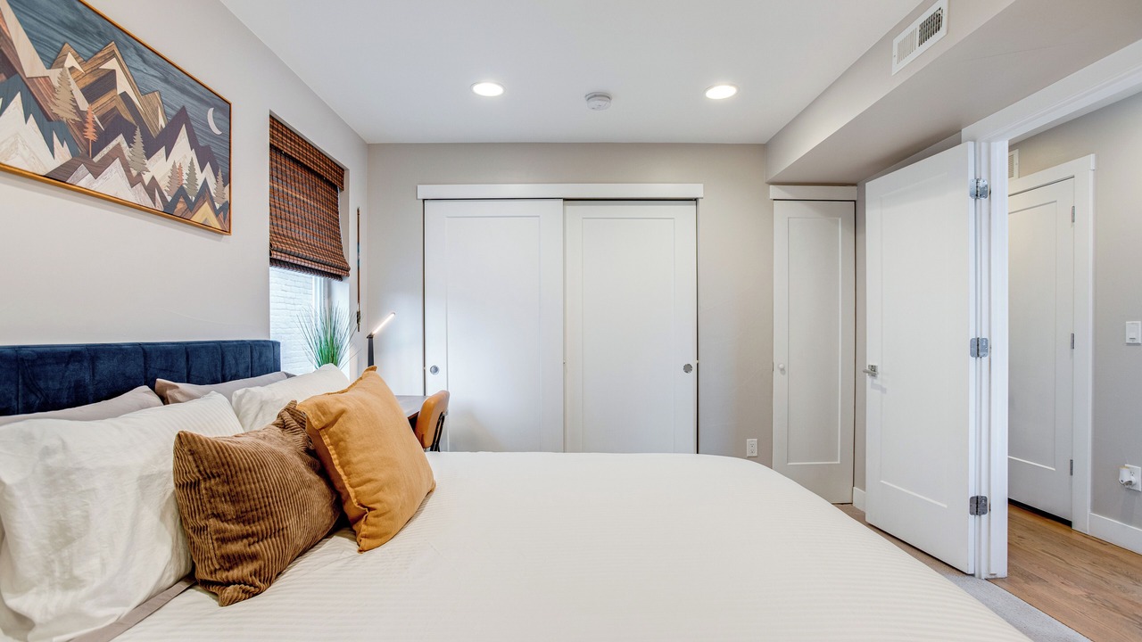 Photo of Bedroom in Lincoln Park