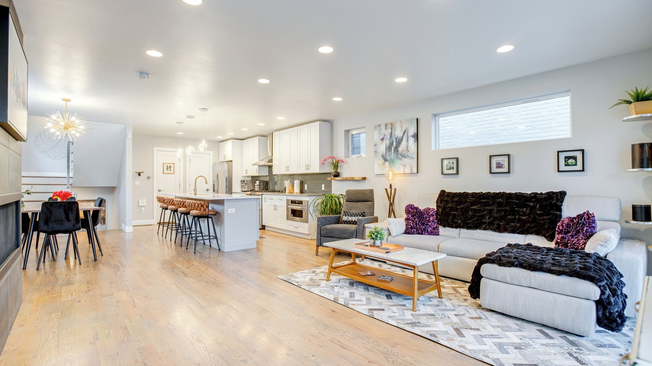 Photo of Livingroom in Lincoln Park