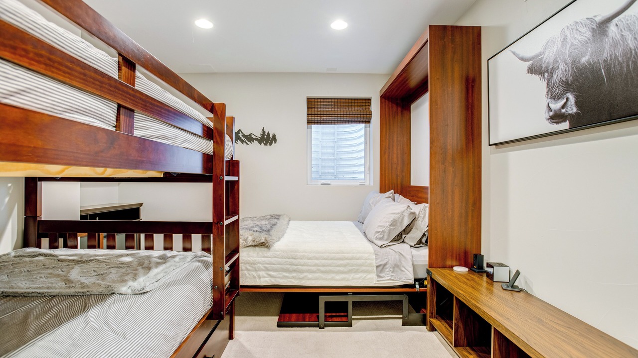 Photo of Bedroom in Lincoln Park