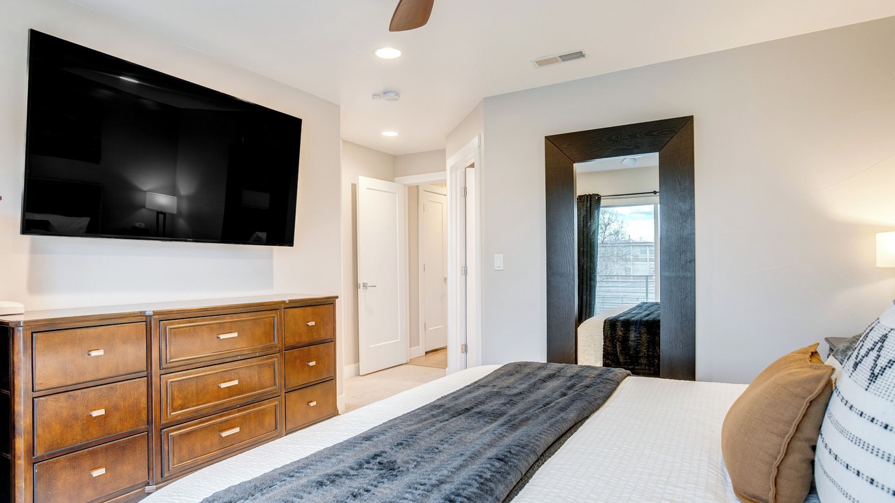 Photo of Bedroom in Lincoln Park