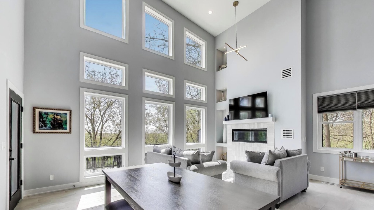Photo of Livingroom in Williams Bay