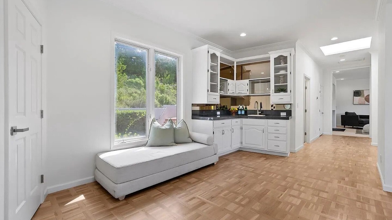 Photo of Livingroom in Saratoga