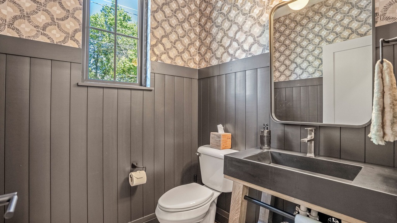 Photo of Bathroom in Bowling Green