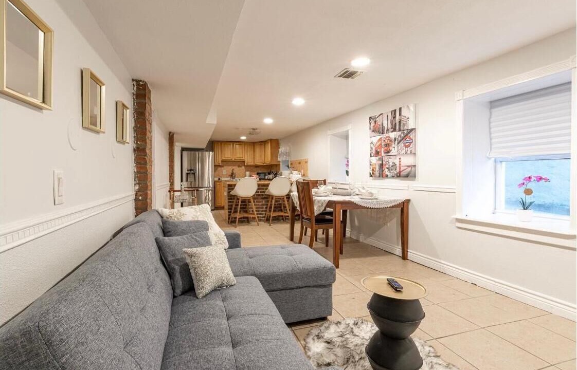 Photo of Livingroom in North Bergen