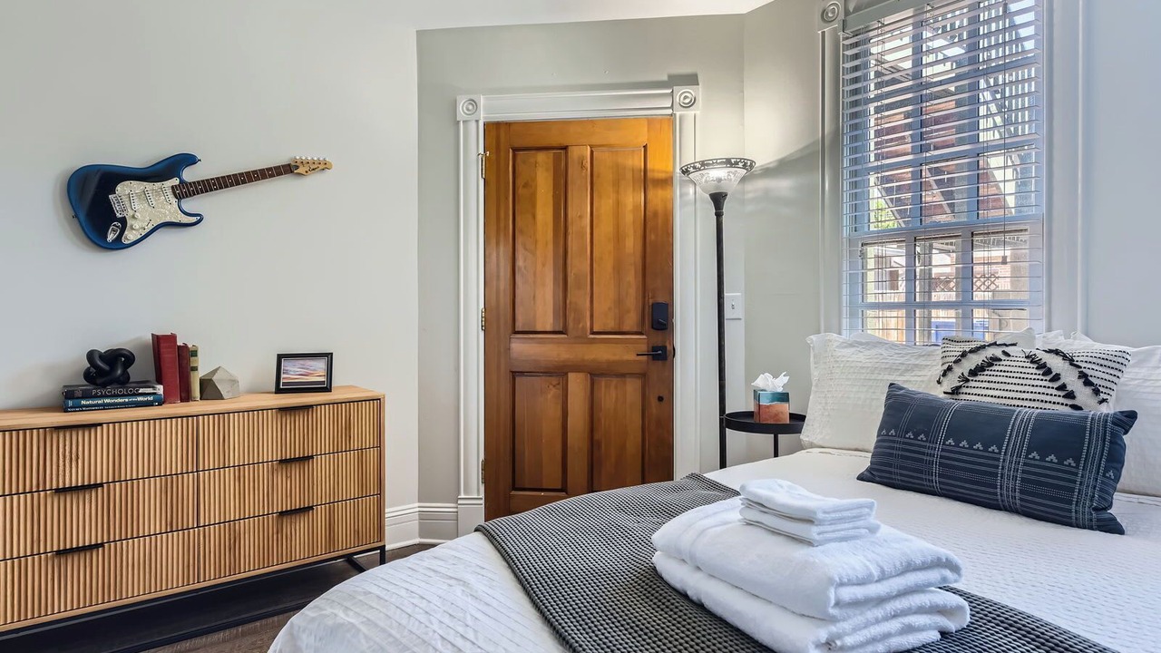 Photo of Bedroom in Five Points