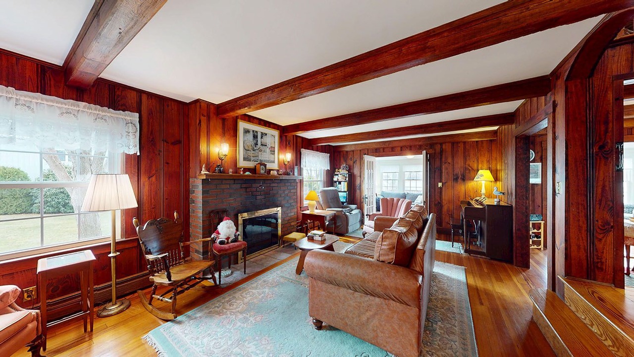 Photo of Livingroom in North Kingstown