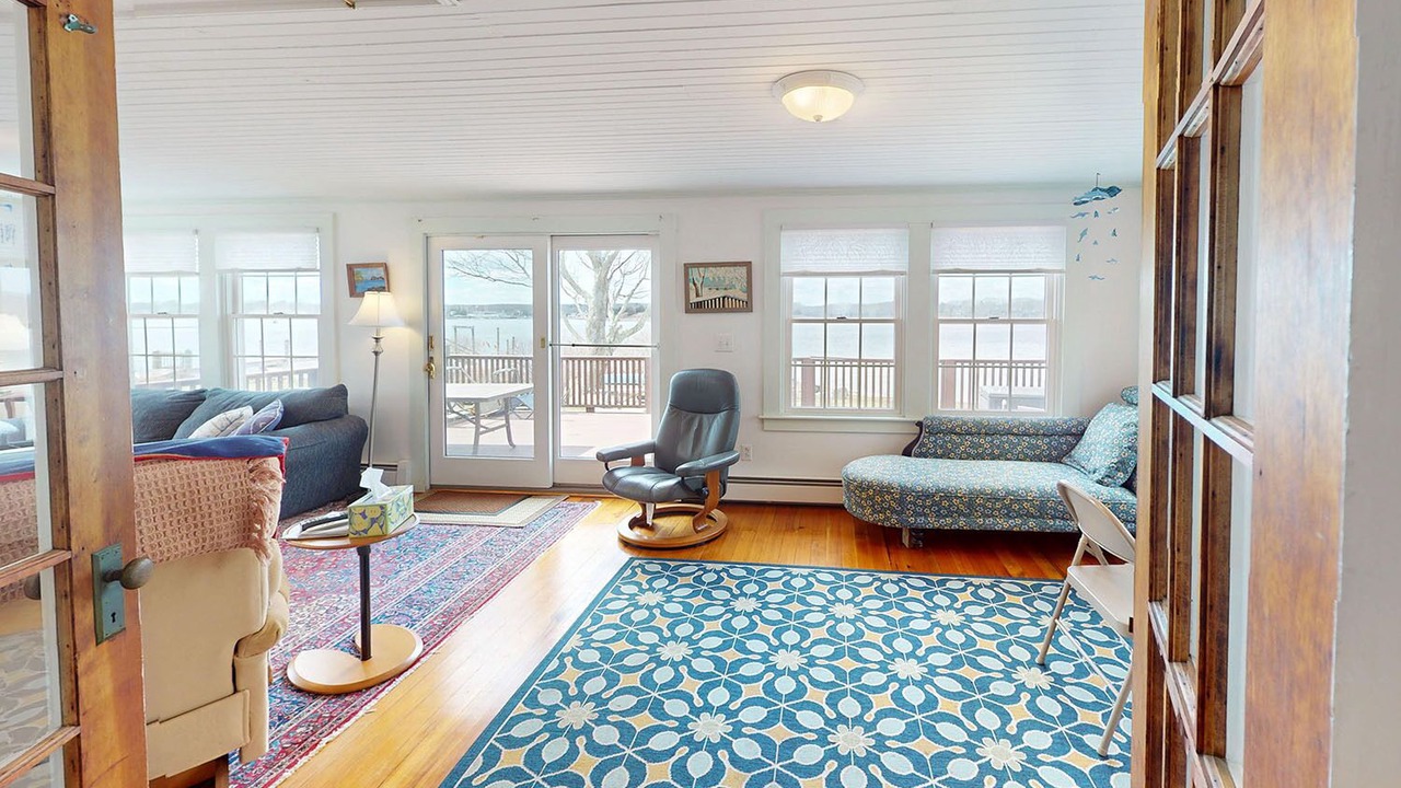 Photo of Livingroom in North Kingstown