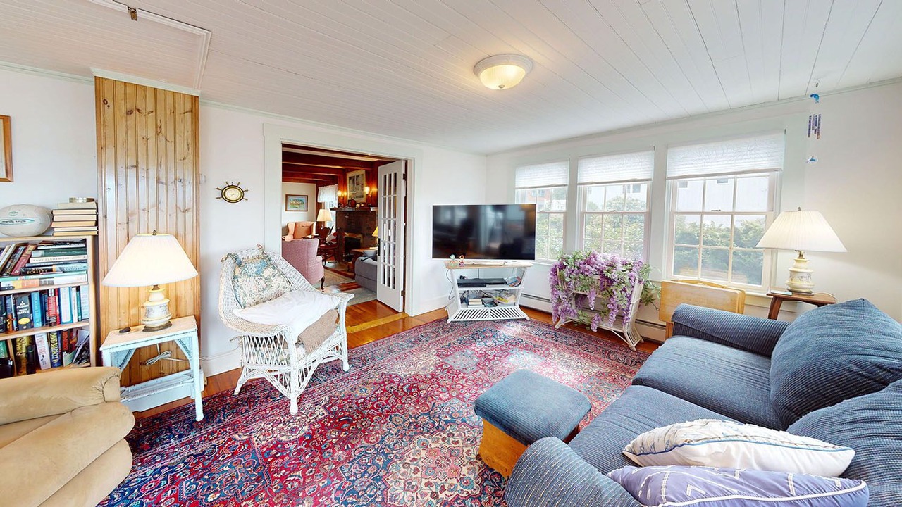 Photo of Livingroom in North Kingstown