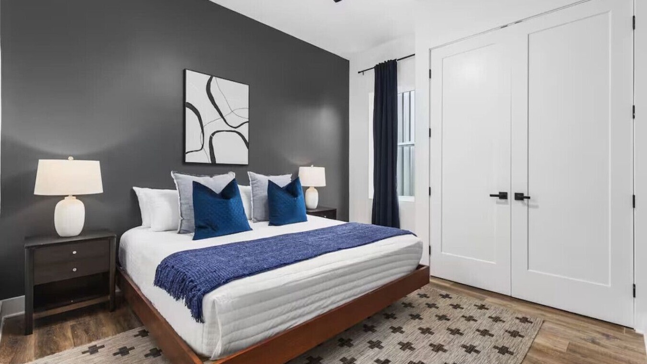 Photo of Bedroom in Hurwood Heights