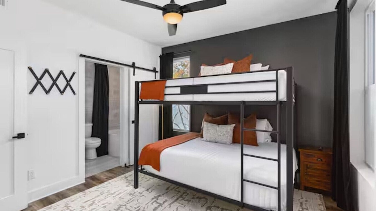 Photo of Bedroom in Hurwood Heights