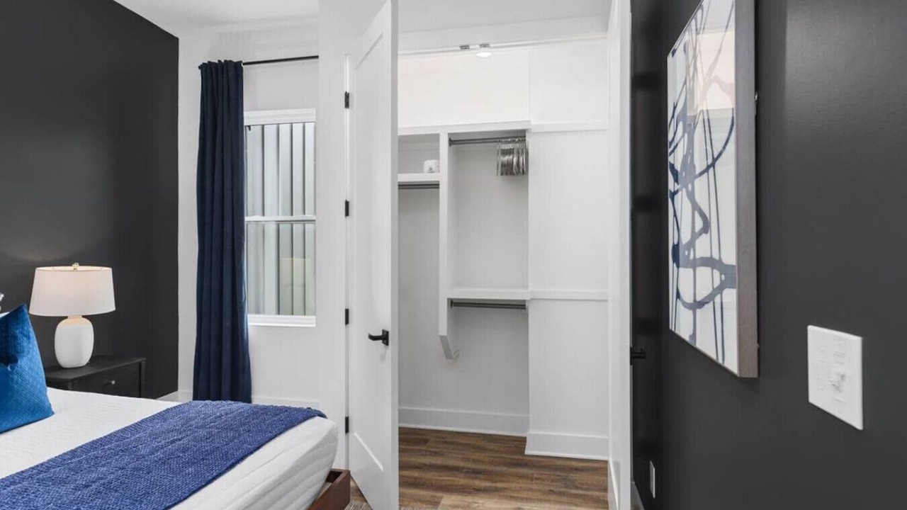 Photo of Bedroom in Hurwood Heights