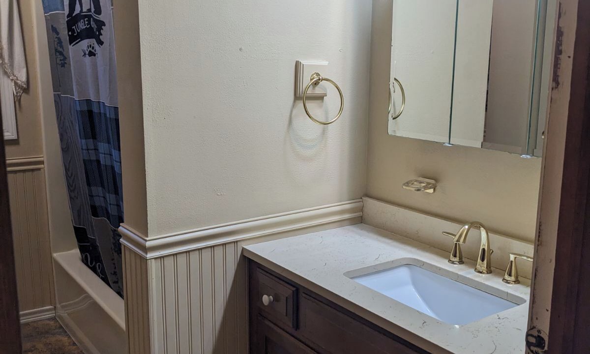 Photo of Bathroom in Gaines