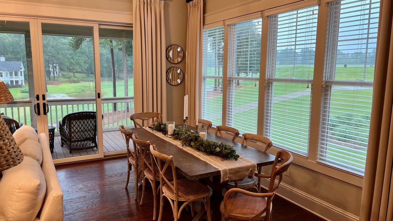 Photo of Livingroom in Reynolds Landing