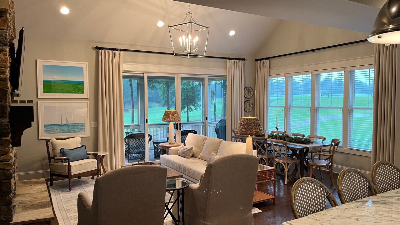 Photo of Livingroom in Reynolds Landing