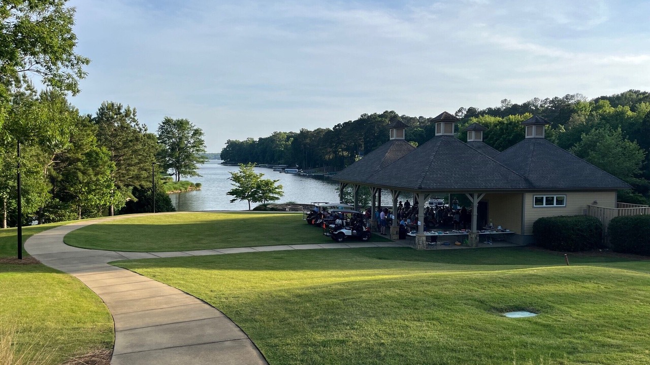 Photo of Others in Reynolds Landing
