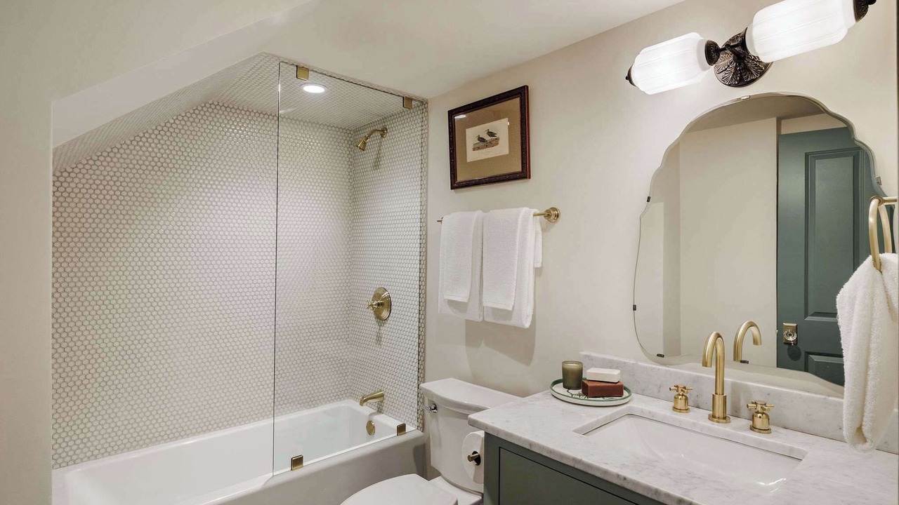 Photo of Bathroom in Touro