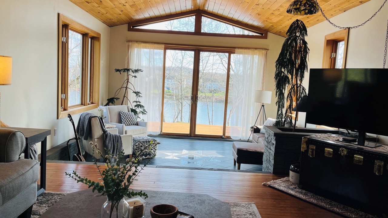 Photo of Livingroom in Baldwinsville
