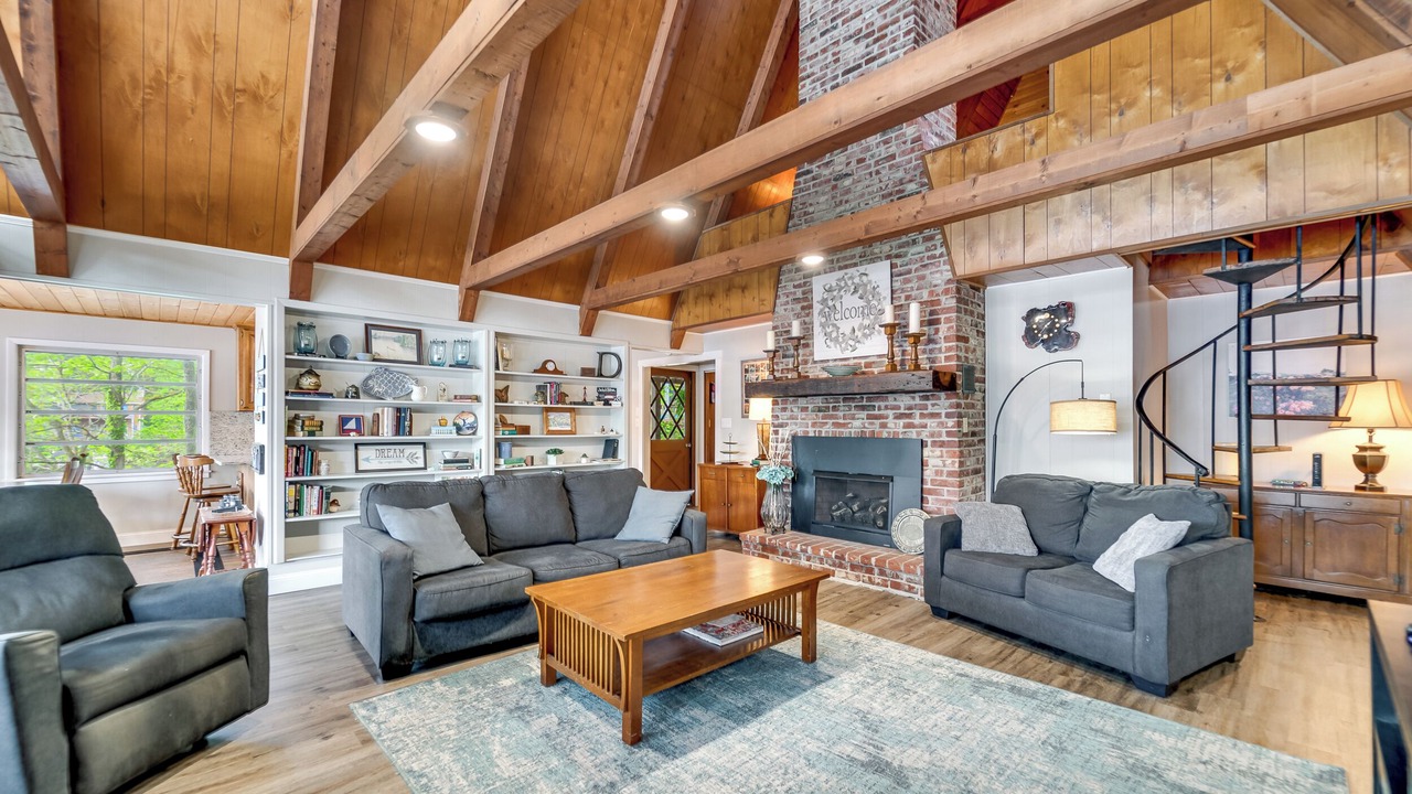 Photo of Livingroom in Santeetlah