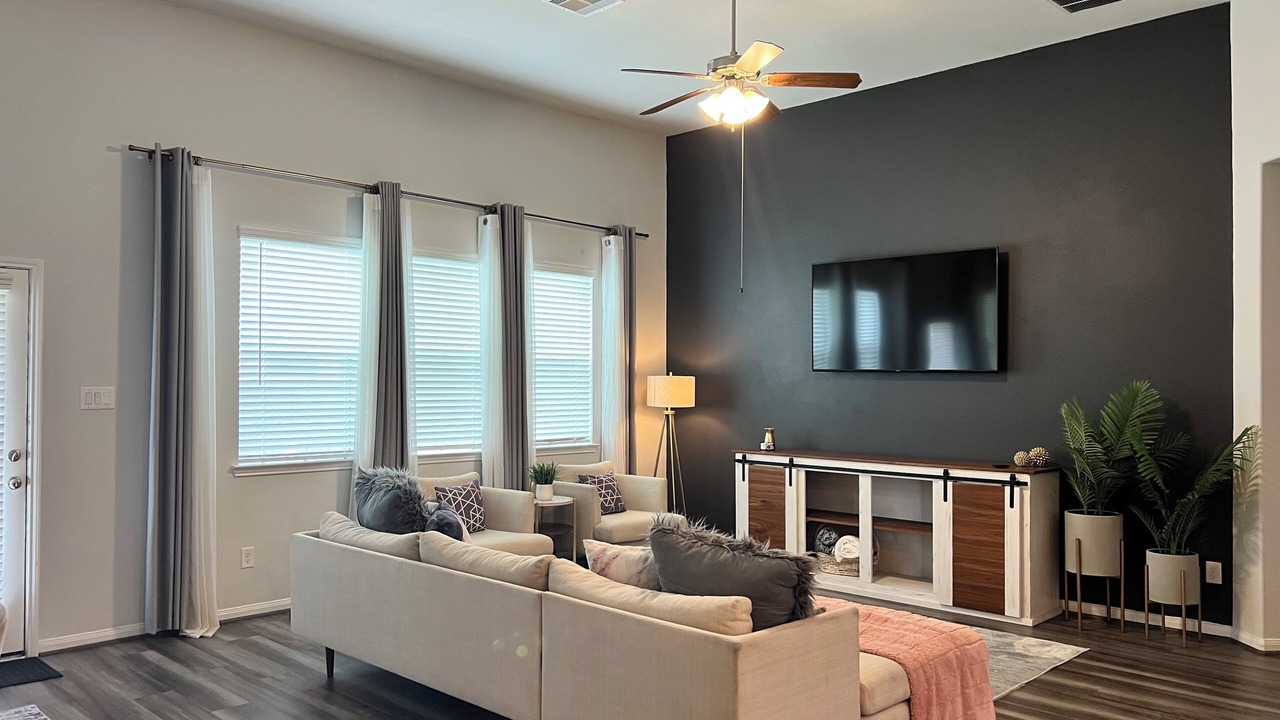Photo of Livingroom in Iowa Colony