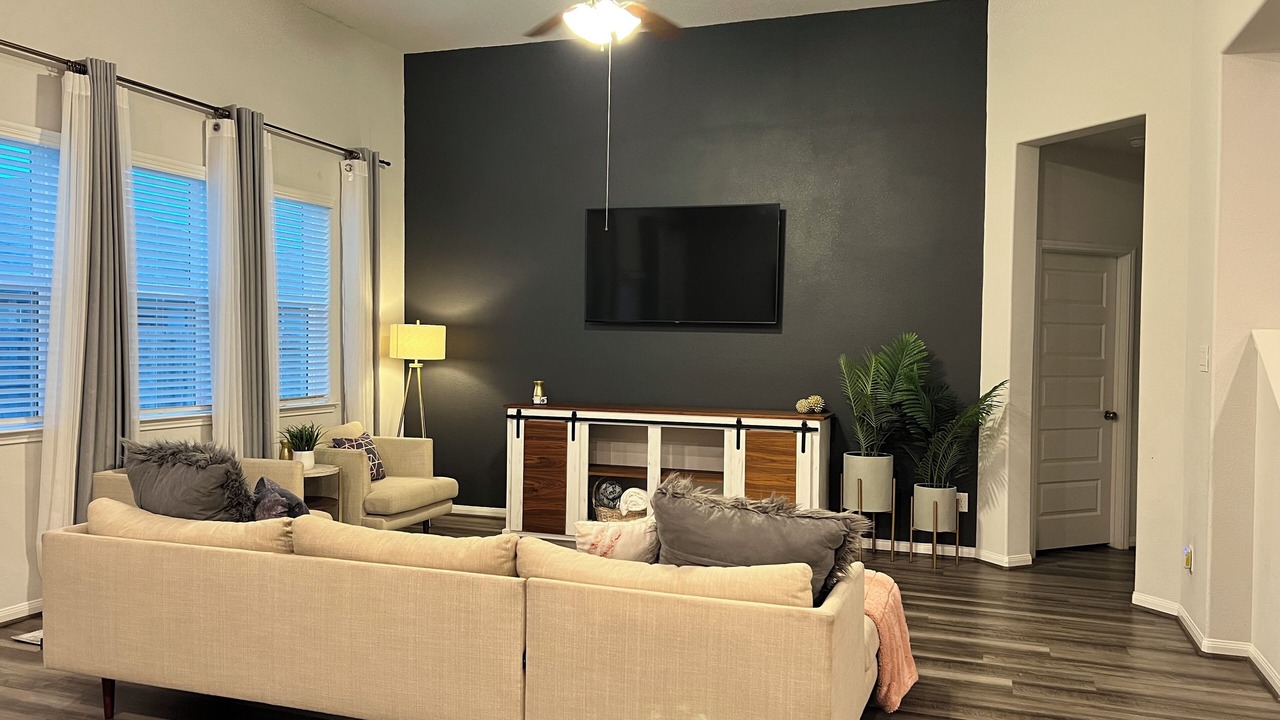 Photo of Livingroom in Iowa Colony
