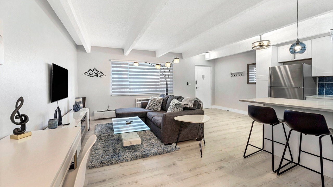 Photo of Livingroom in Englewood