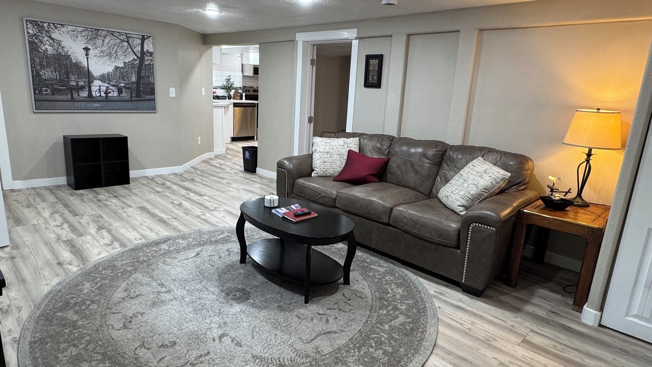Photo of Livingroom in McLoughlin