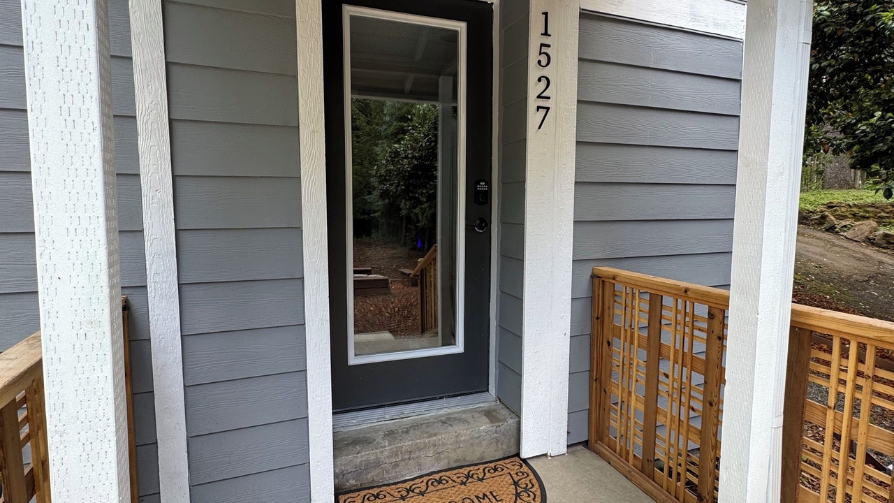 Photo of Outdoor in McLoughlin