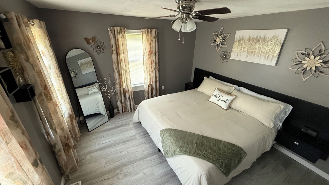 Photo of Bedroom in Oswego