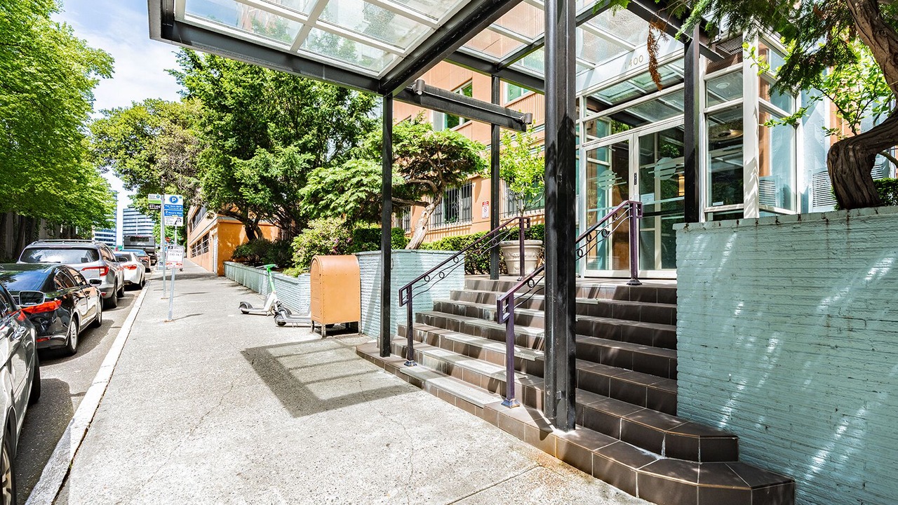 Photo of Outdoor in Broadway
