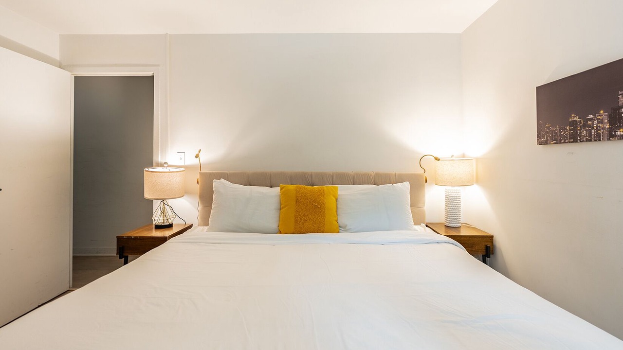 Photo of Bedroom in Broadway