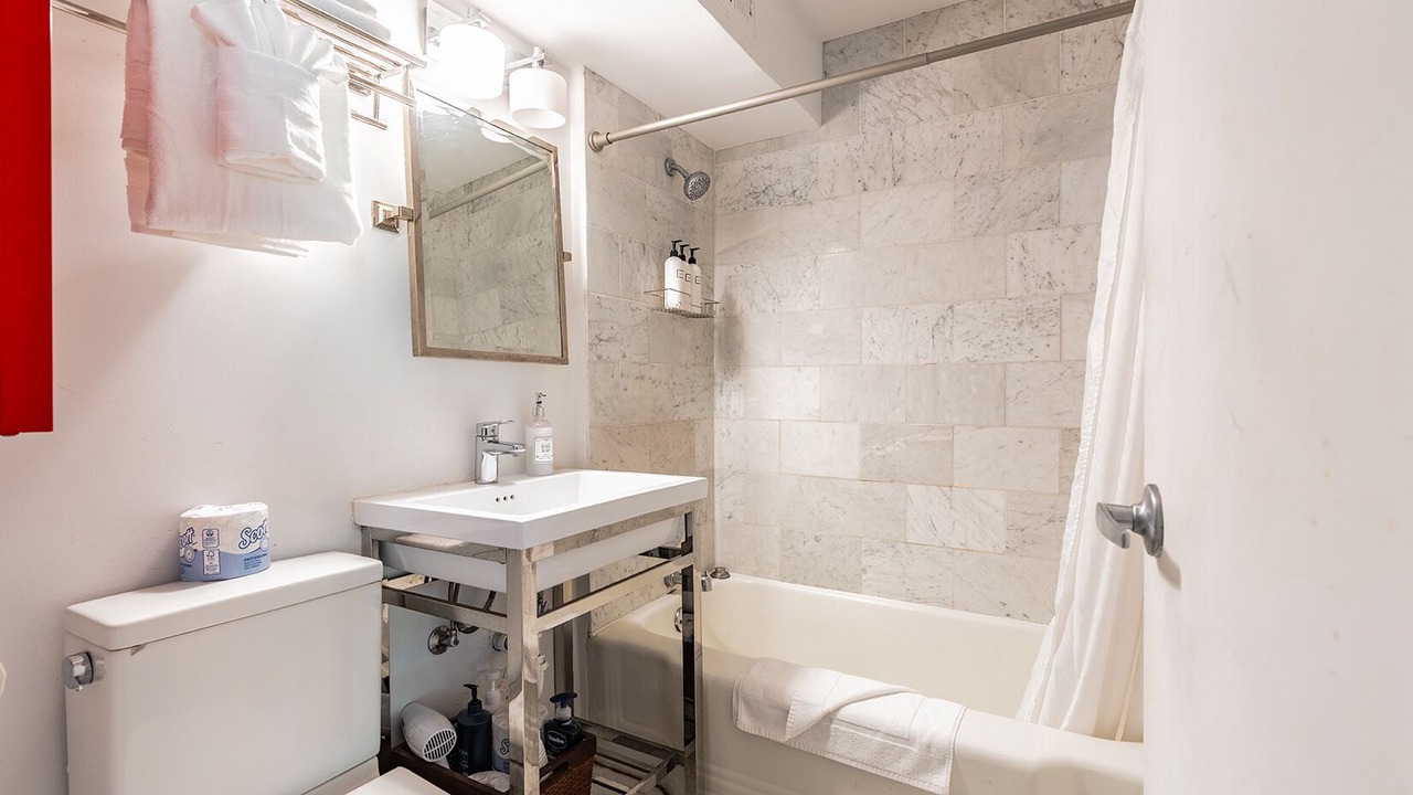 Photo of Bathroom in Broadway