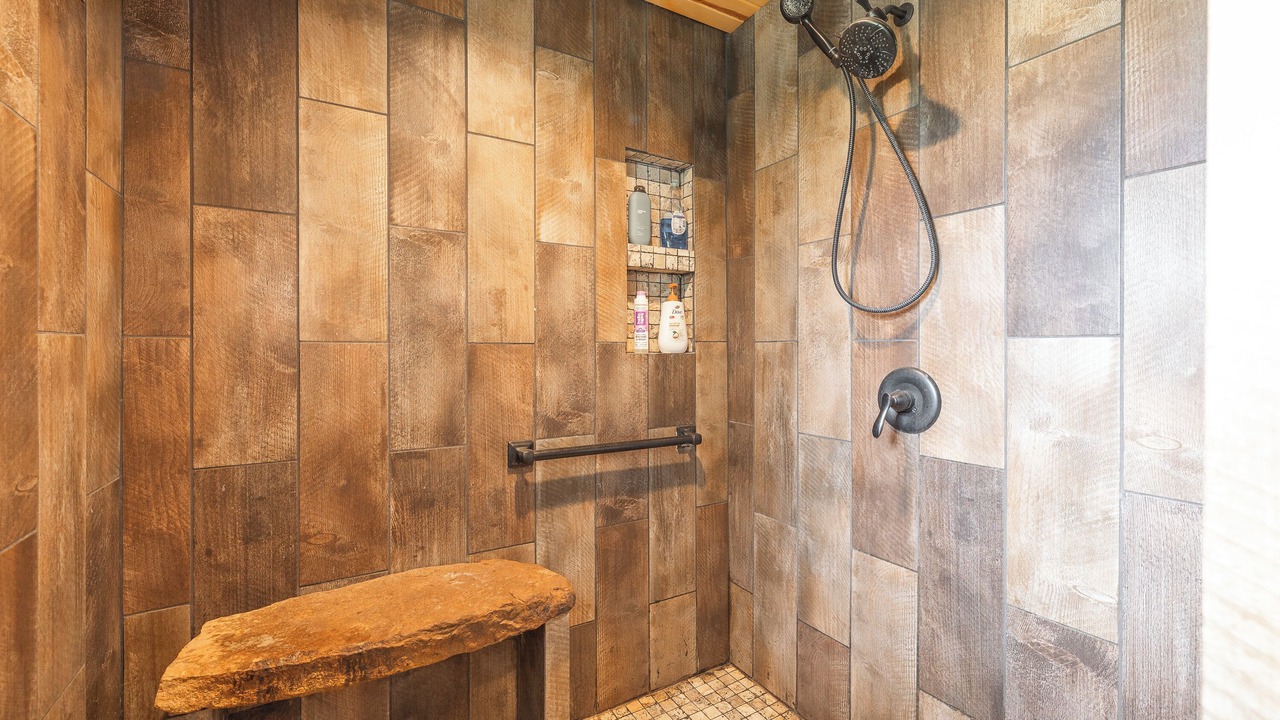 Photo of Bathroom in Anna
