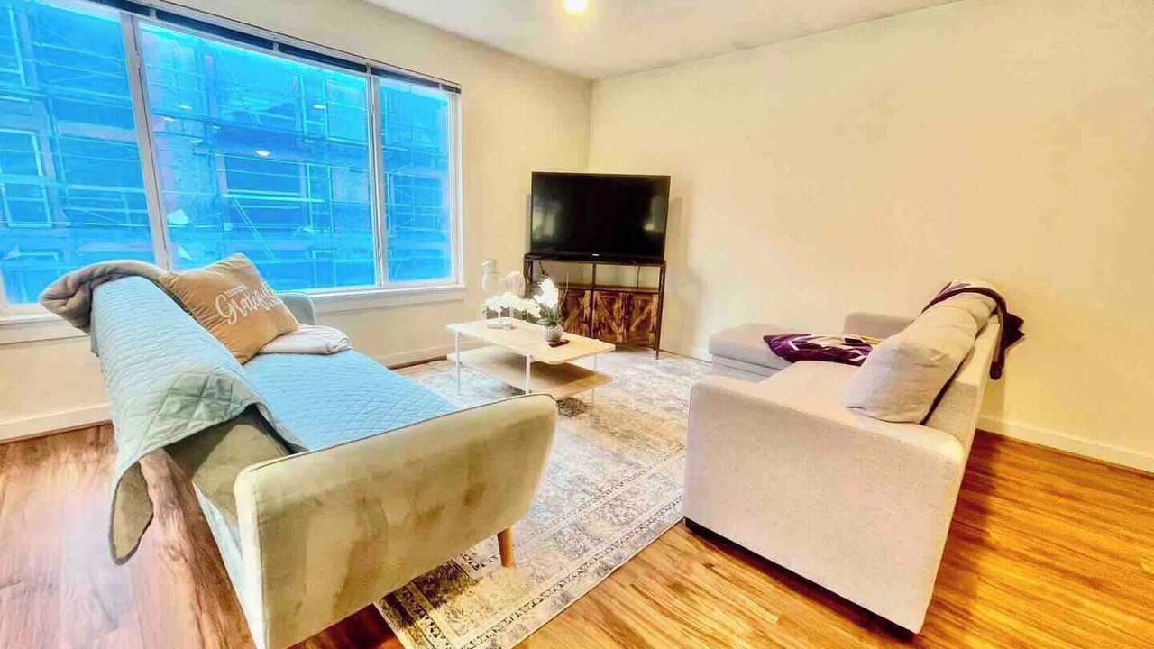 Photo of Livingroom in West Queen Anne