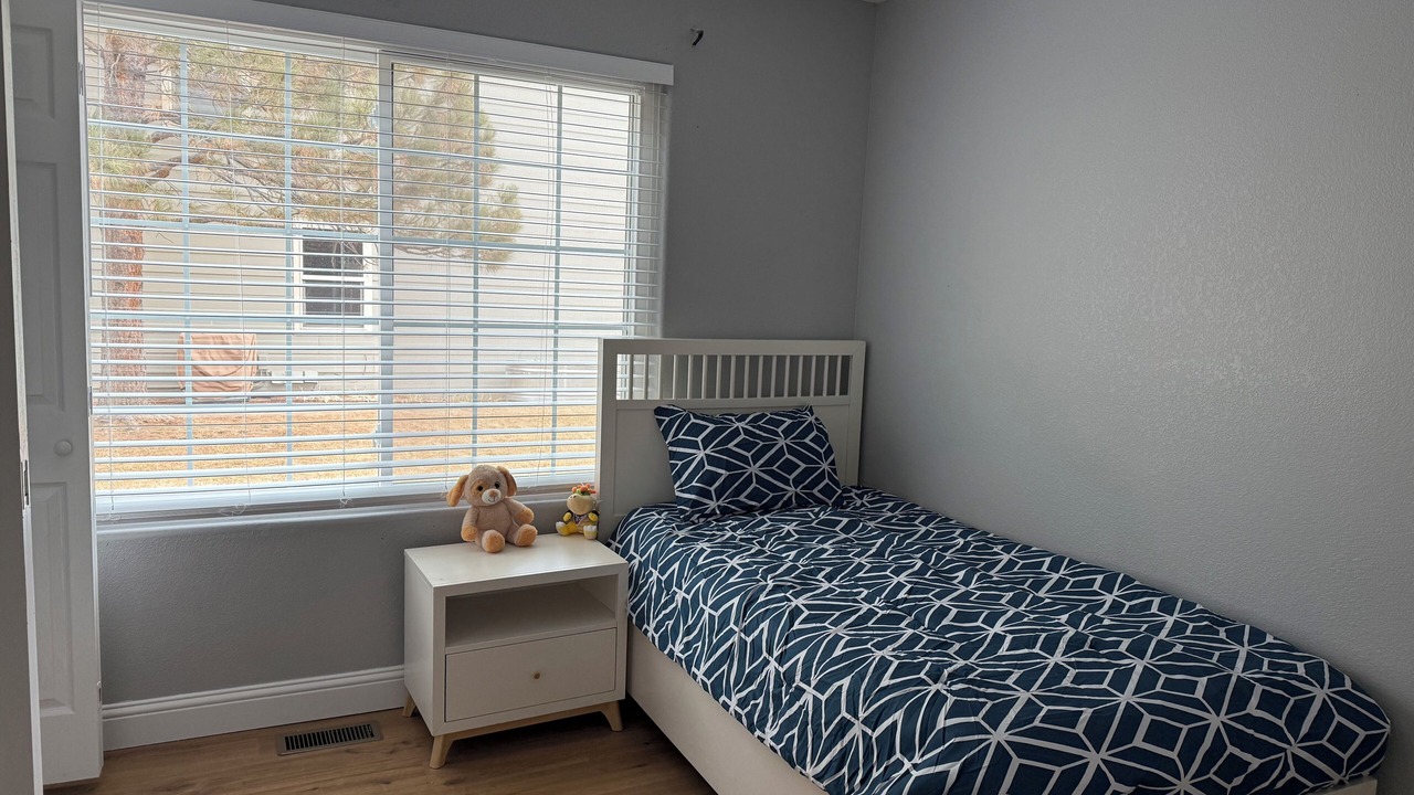 Photo of Bedroom in Aurora