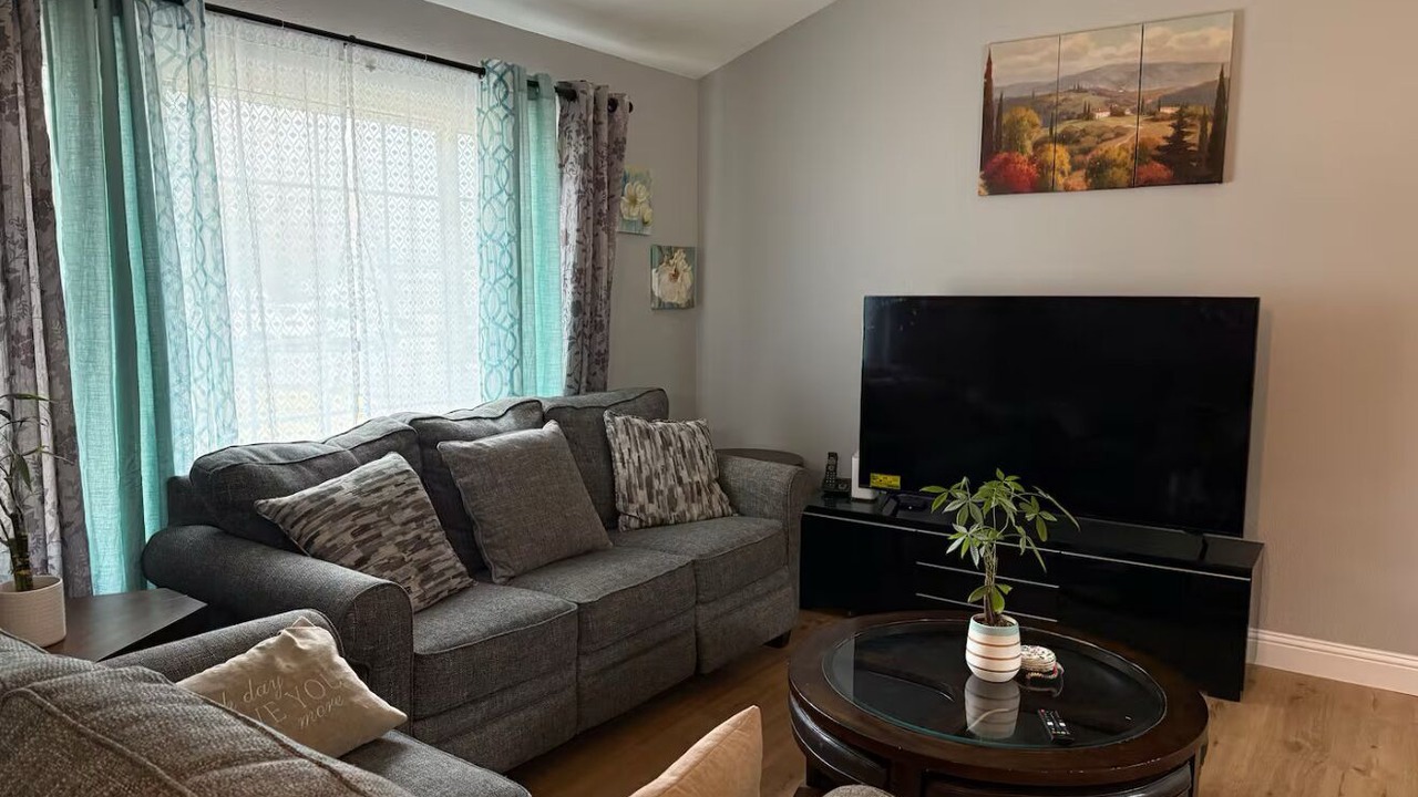 Photo of Livingroom in Aurora