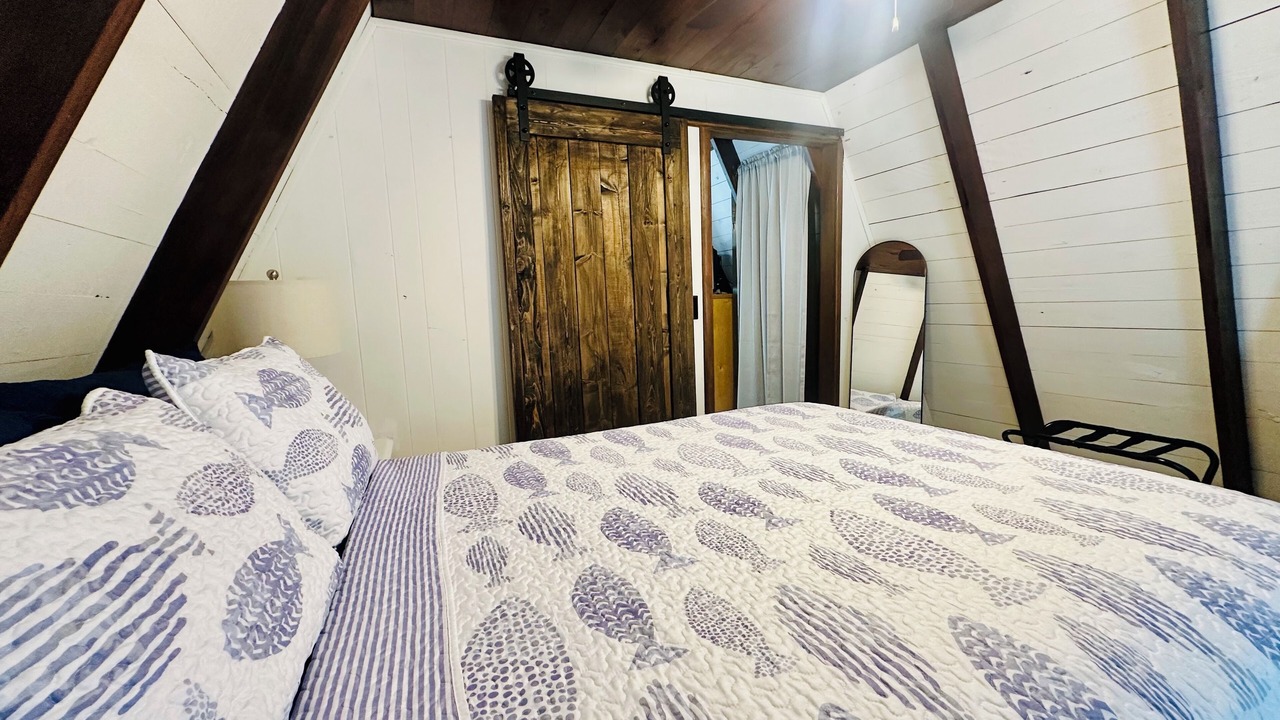 Photo of Bedroom in Springville