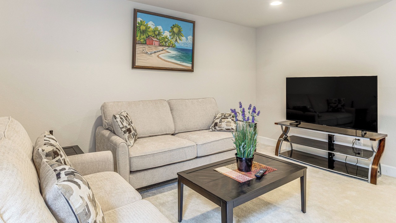 Photo of Livingroom in Aurora
