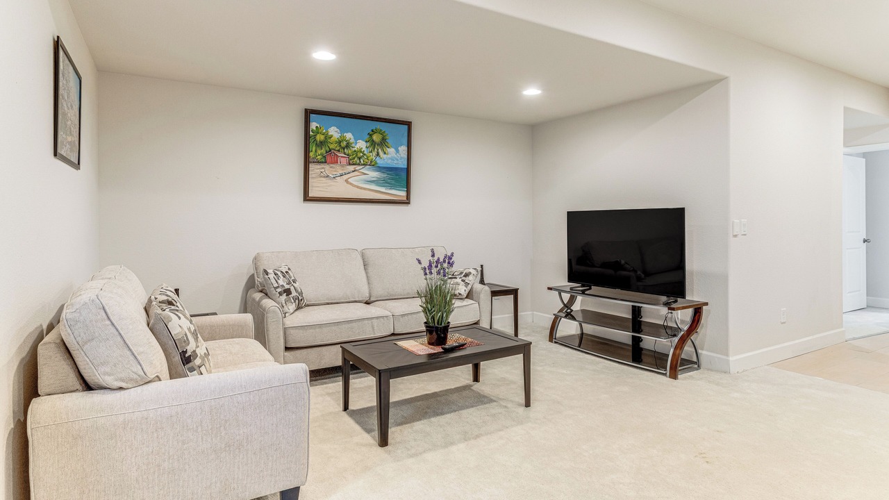 Photo of Livingroom in Aurora