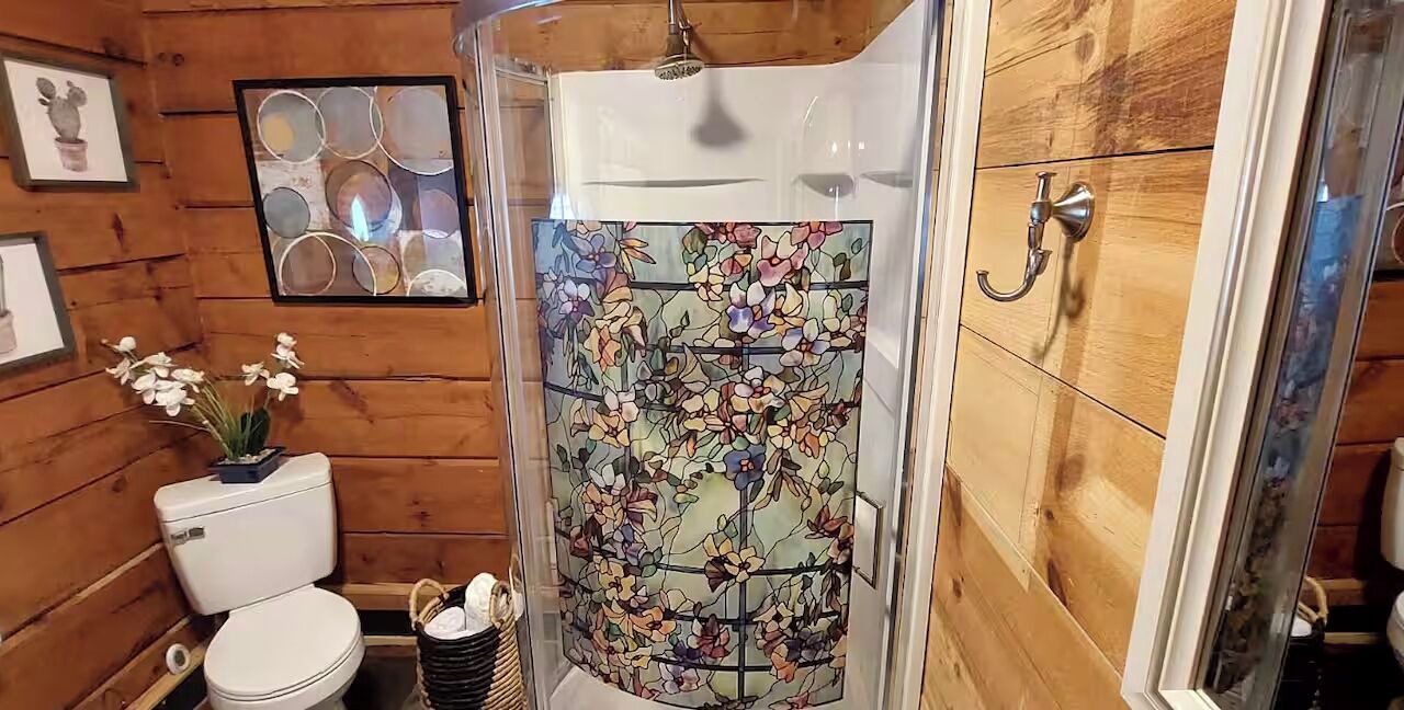 Photo of Bathroom in Kodak
