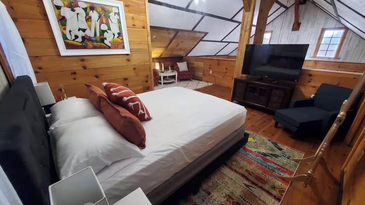 Photo of Bedroom in Kodak