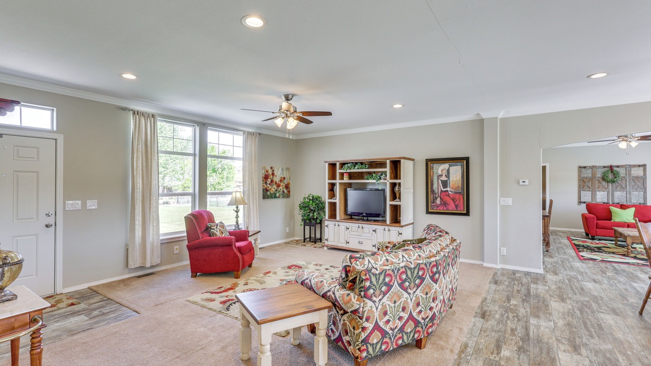 Photo of Livingroom in Aztec