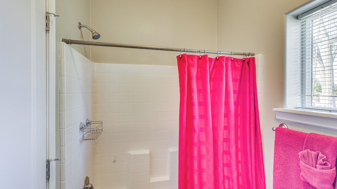 Photo of Bathroom in Aztec
