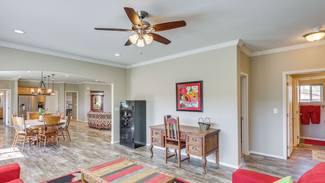Photo of Livingroom in Aztec
