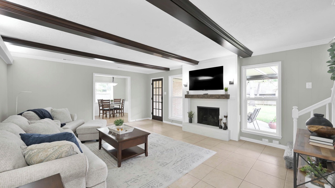 Photo of Livingroom in Spring