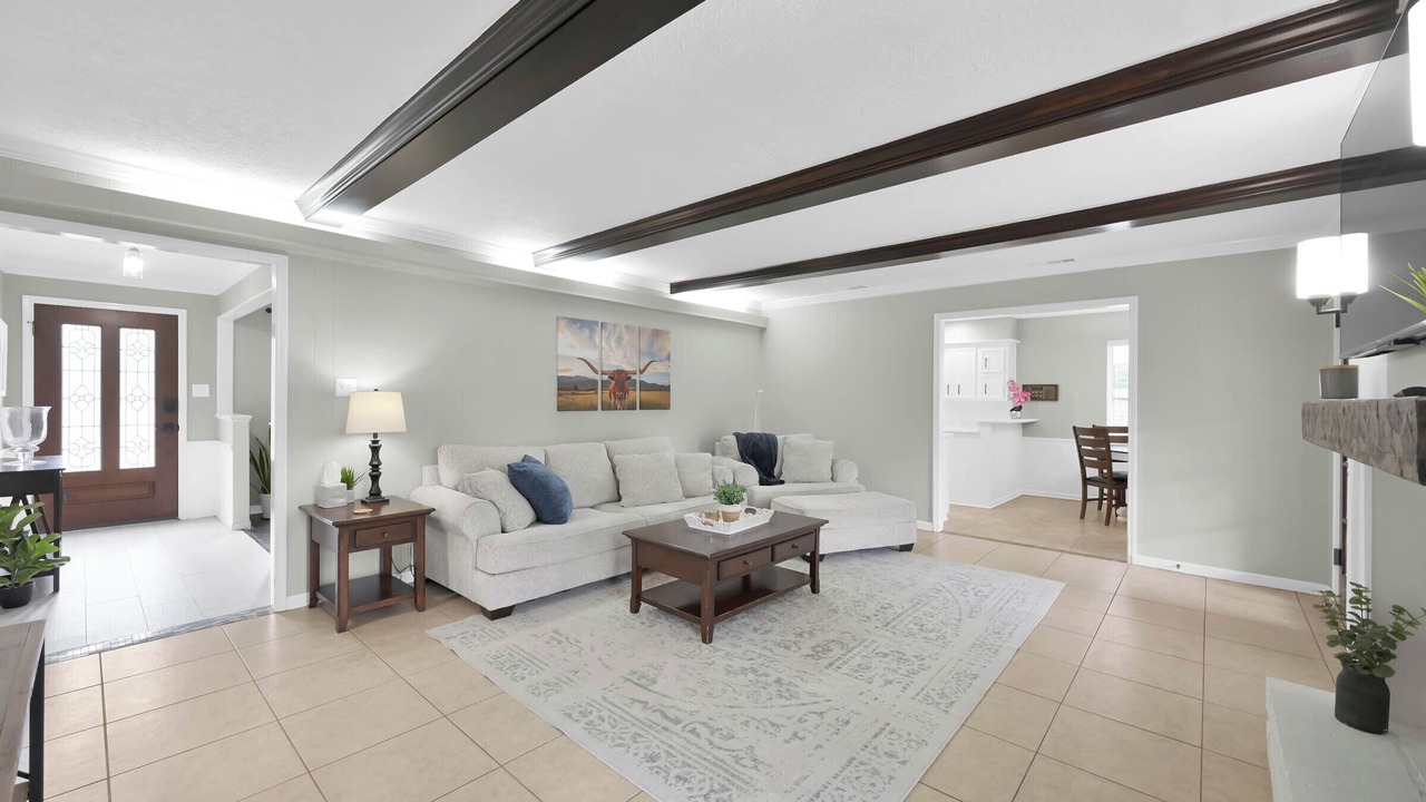 Photo of Livingroom in Spring